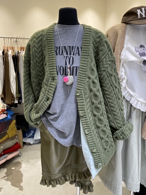 coffee小姐 2025秋冬季韩版新款时尚慵懒风V领麻花针织毛衣开衫女