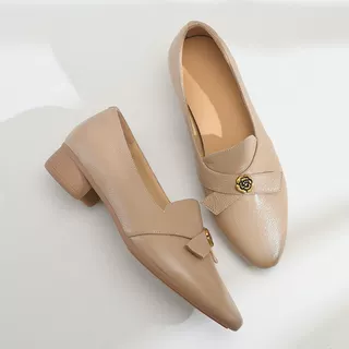 步享~ 山茶花深口单鞋女尖头低跟粗跟真皮软底杏色乐福鞋2025新款,女鞋,深口单鞋,淘宝优惠券,粉丝福利购,淘宝优惠卷