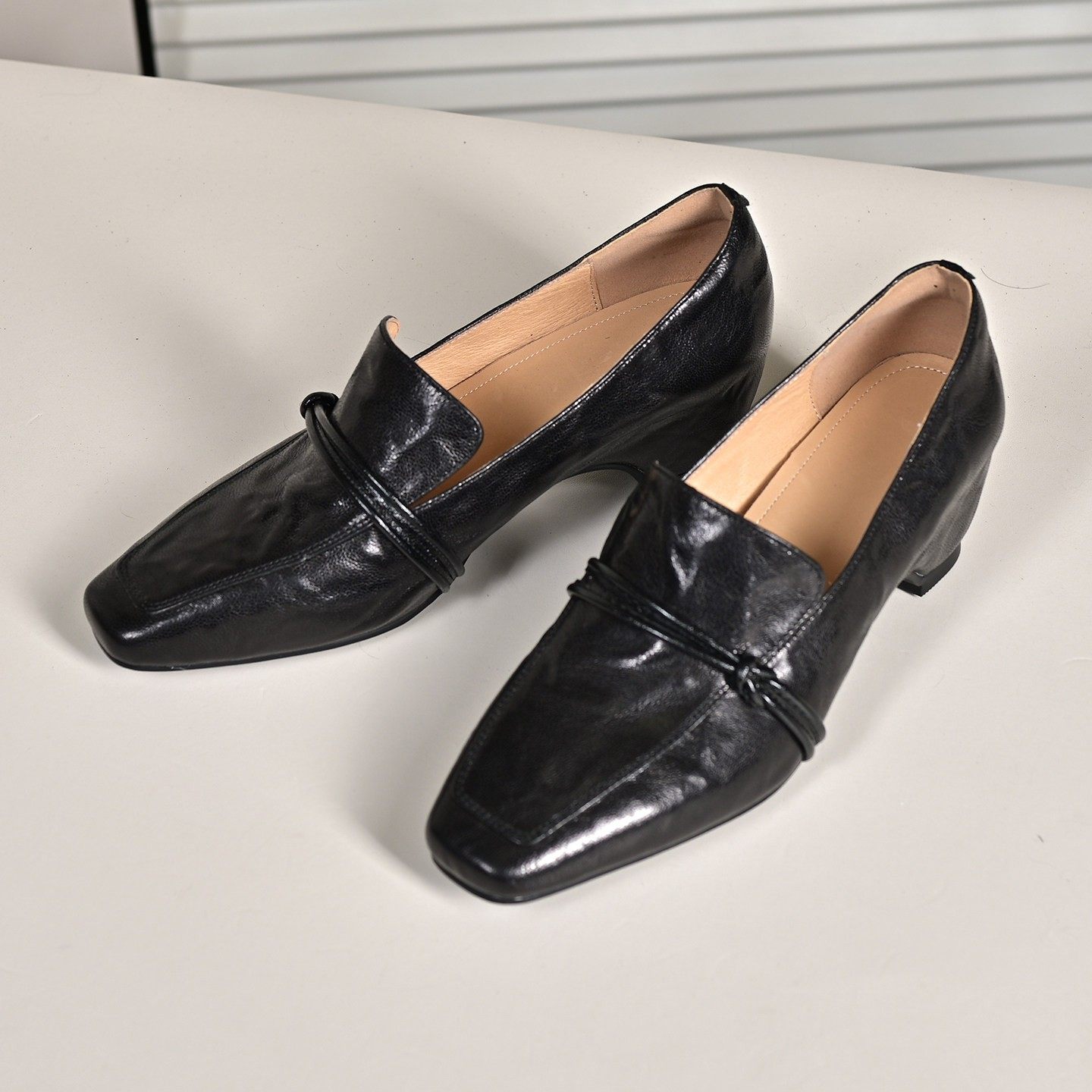 步享~黑色5cm羊皮深口单鞋女简约方头内增高中跟真皮一脚蹬小皮鞋