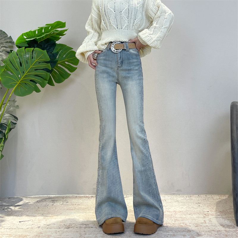 迪否高腰侧烫钻微喇裤冬季新款加绒显瘦气质百搭磨白不贴腿牛仔裤