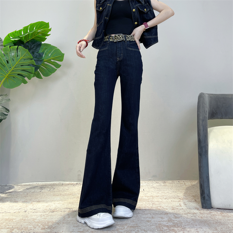 迪否秋季新款微喇牛仔裤2025爆款不贴腿显瘦气质百搭遮肉女款牛仔