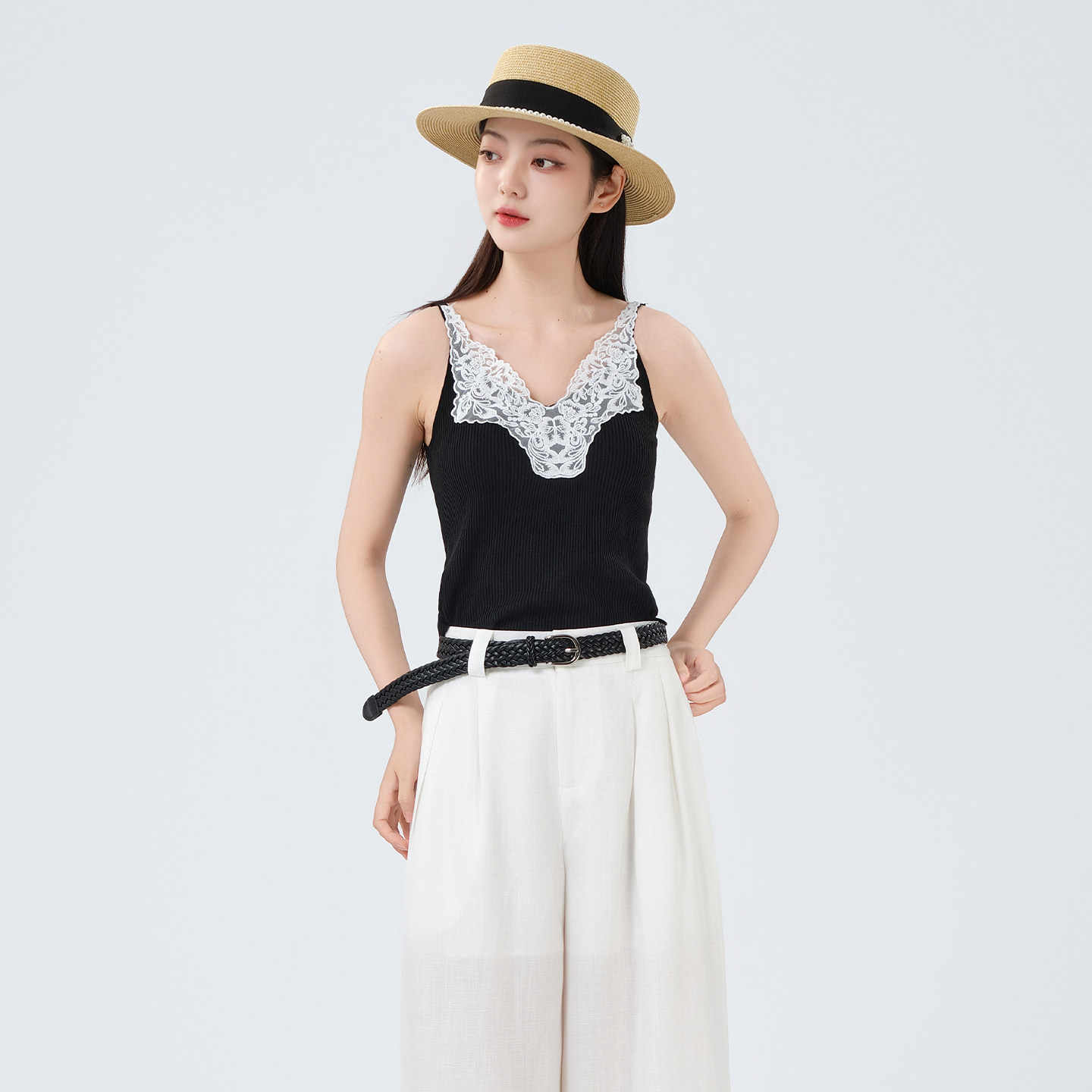 芭依璐吊带背心女2026夏季新款修身蕾丝拼接花卉针织打底衫上衣
