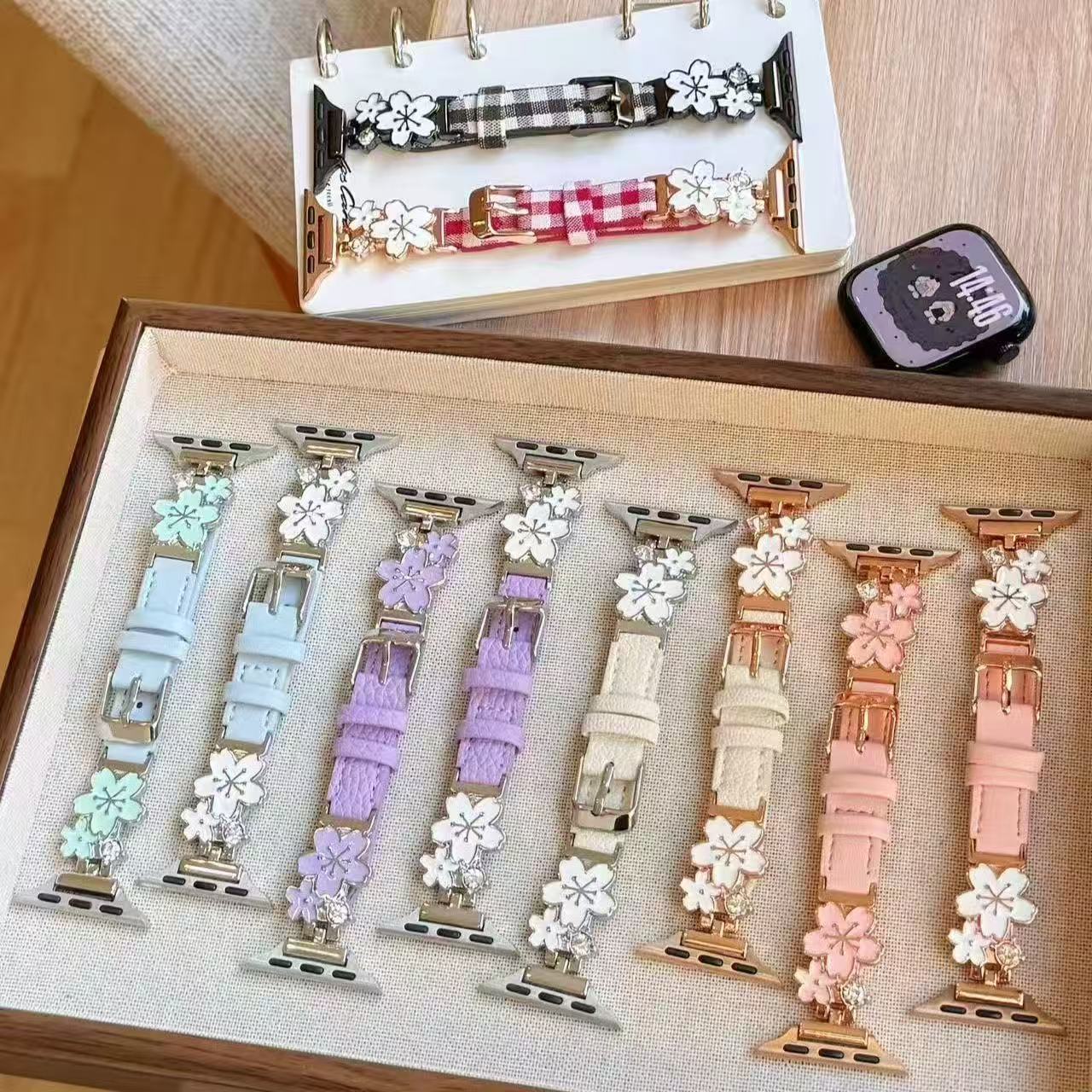 适用苹果手表S11代樱花拼皮表带