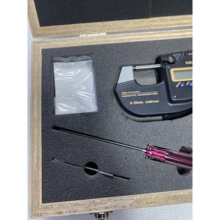 出闲置三丰高精度数显万分尺,型号293-100,测量范围0-