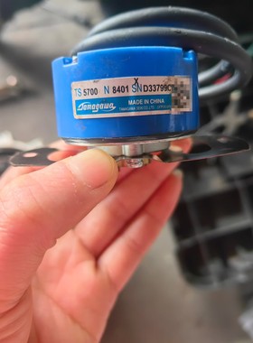 多摩川编码器TS5700 N8401  SN  D33799