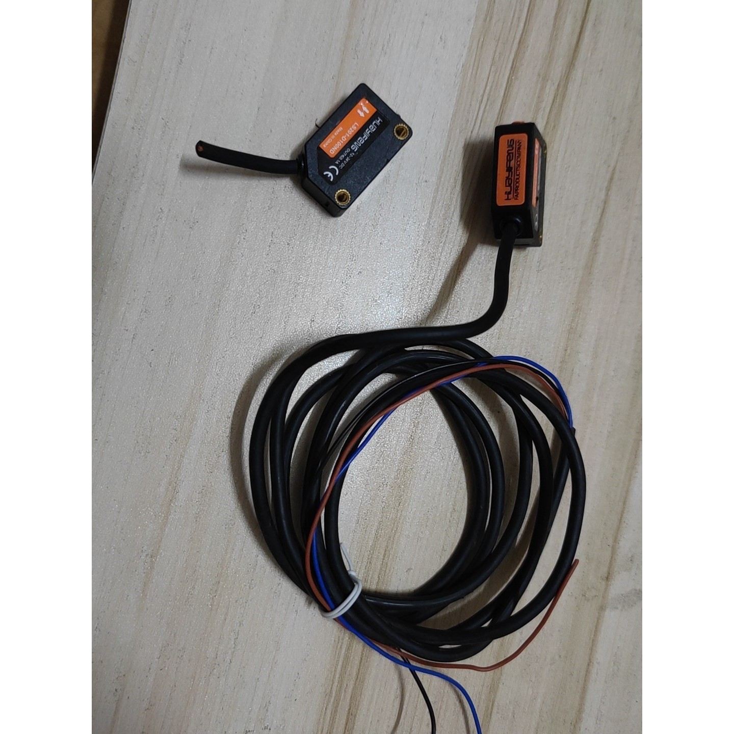 华怡丰传感器 LS201-D100ND光电传感器!实物实拍成