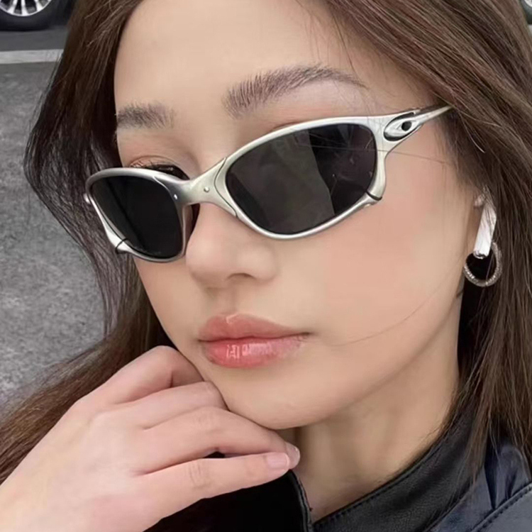 户外登山骑行眼镜近视女潮酷偏光墨镜防晒太阳镜男赛博朋克科技感