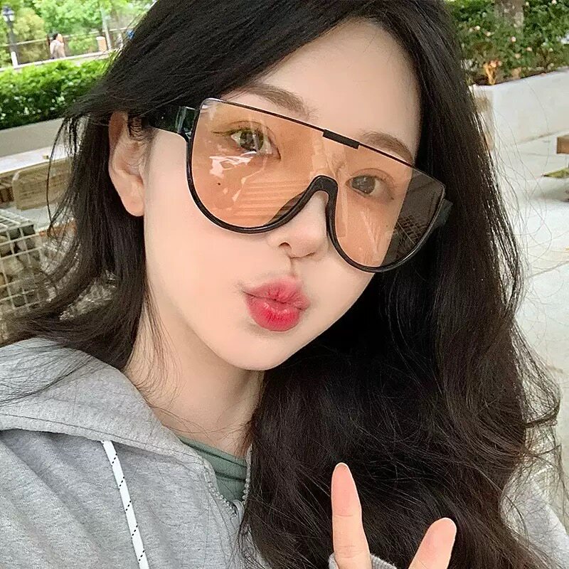 时尚大框连体镜片茶色太阳镜女