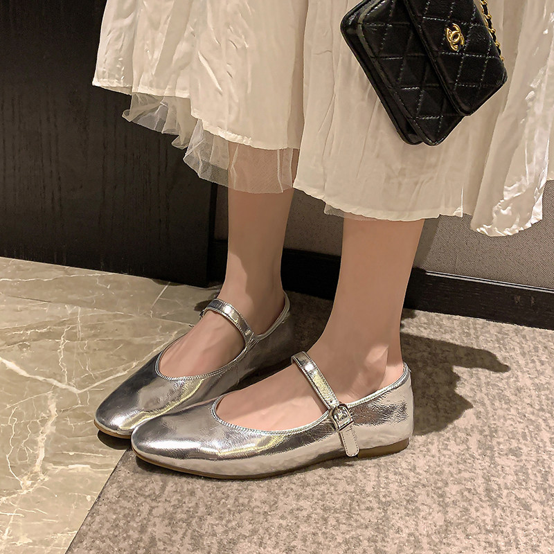 令戈工作室2026年新款夏季温柔银色单鞋女真皮平底气质玛丽珍单鞋