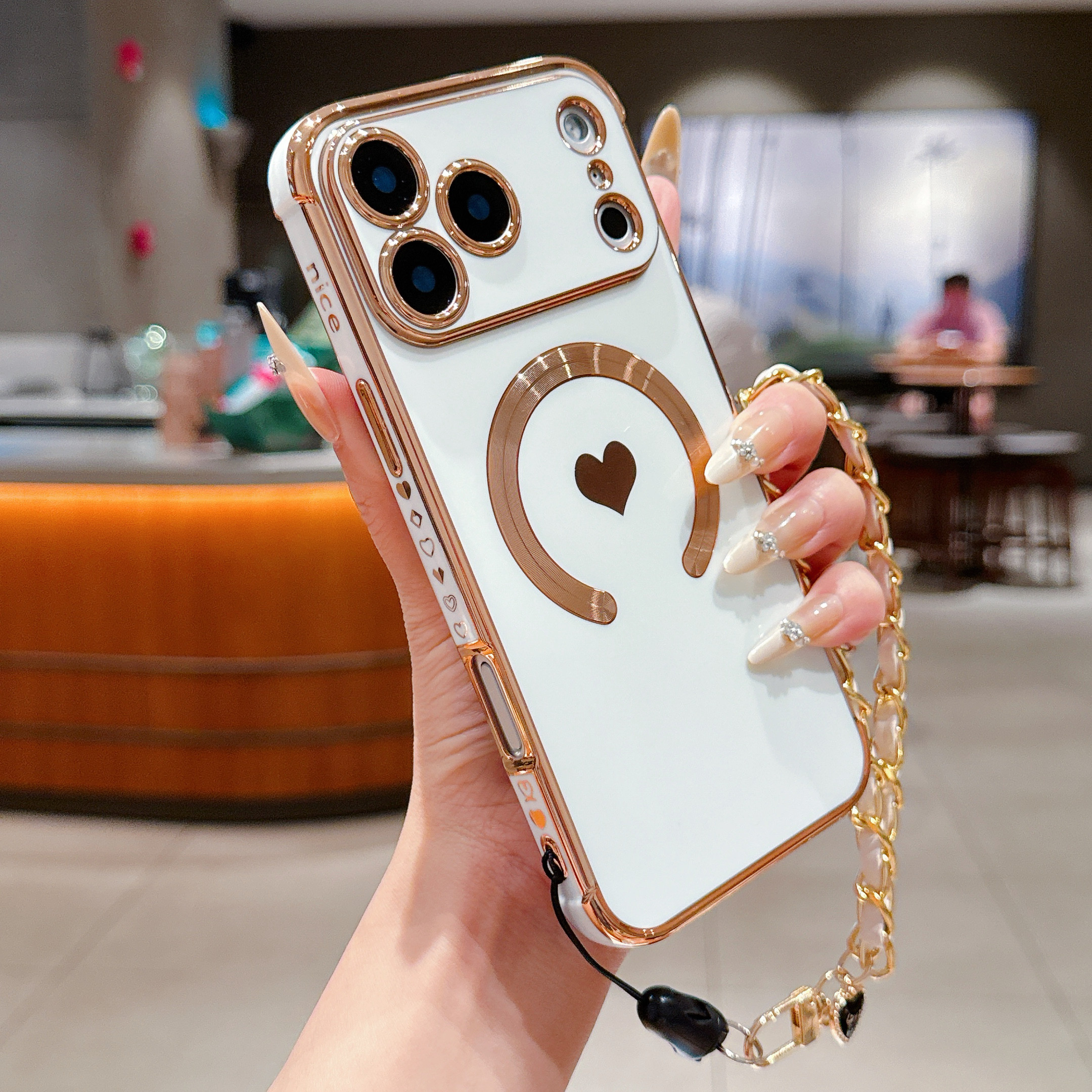 适用iPhone17promax磁吸手机壳苹果16pro电镀爱心15plus纯色白色14/13爱心高级感手挂绳12promax软壳11保护套