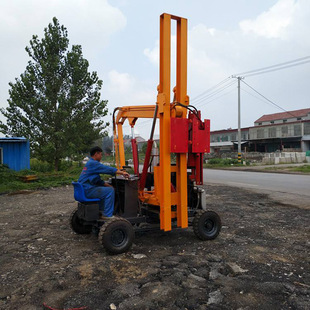 公路护栏立柱打桩机护栏钻孔打桩机波形液压高速公路立柱打桩机