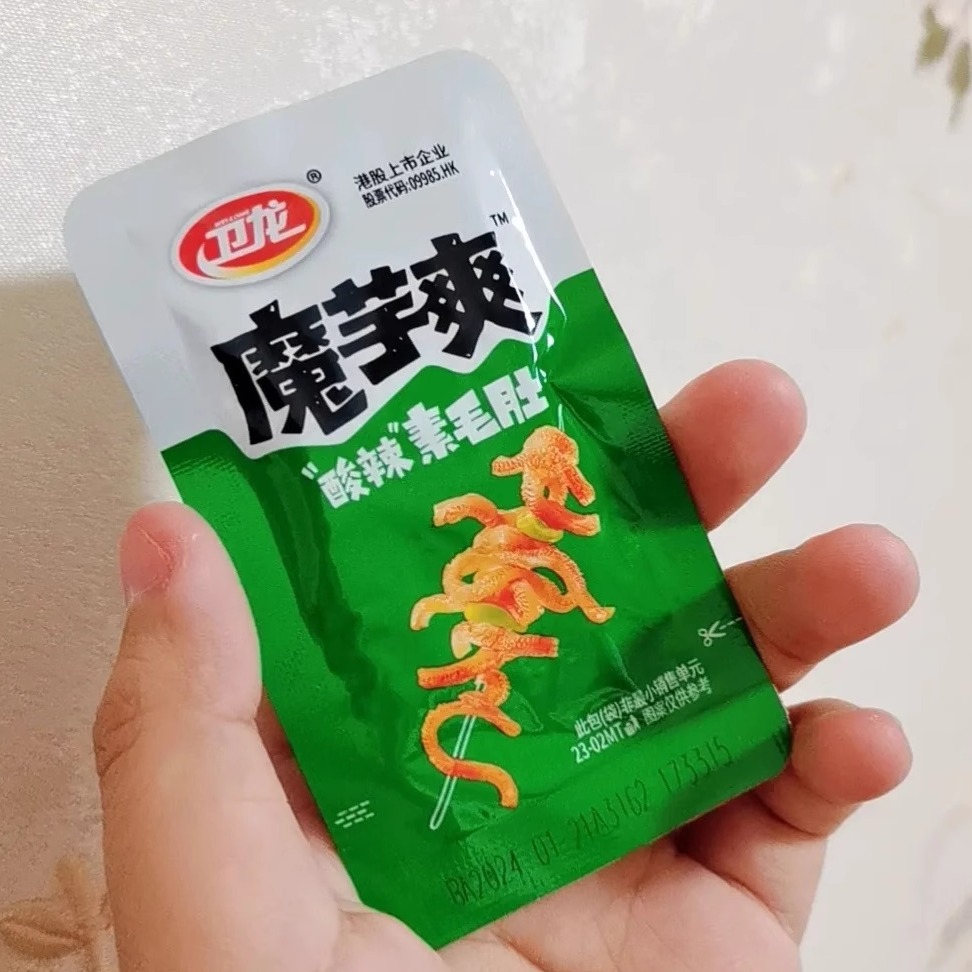 卫龙魔芋爽素毛肚袋装卫龙香辣酸辣素毛肚休闲追剧零食小吃