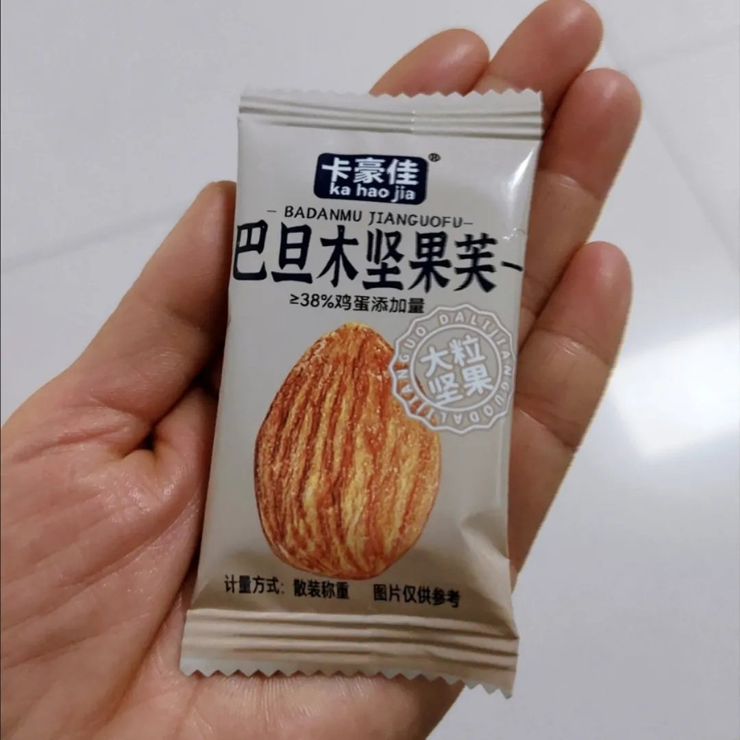 坚果脆饼腰果巴旦木芙脆椰片薄脆饼干酪蛋糕煎饼老人儿童休闲零食
