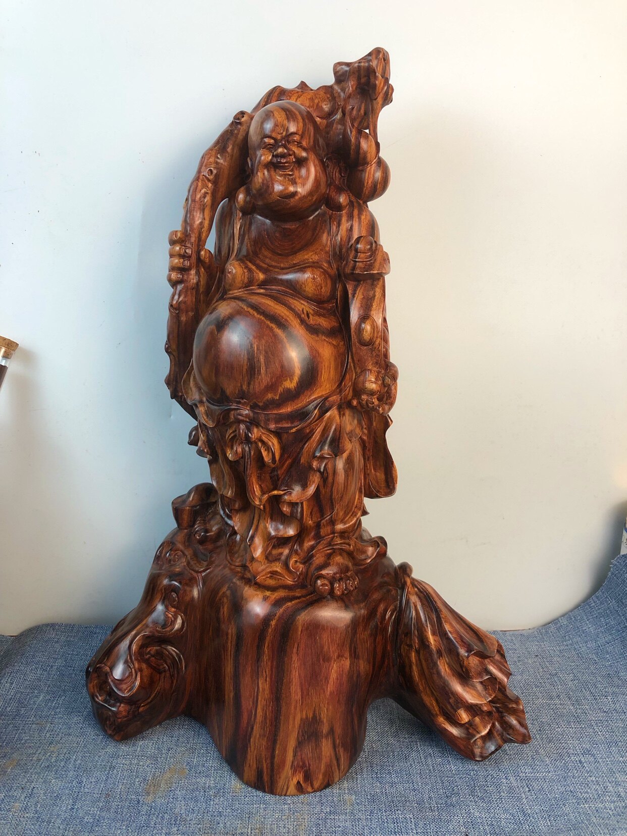 海南黄花梨紫油梨树头雕刻工艺品 弥勒佛摆件