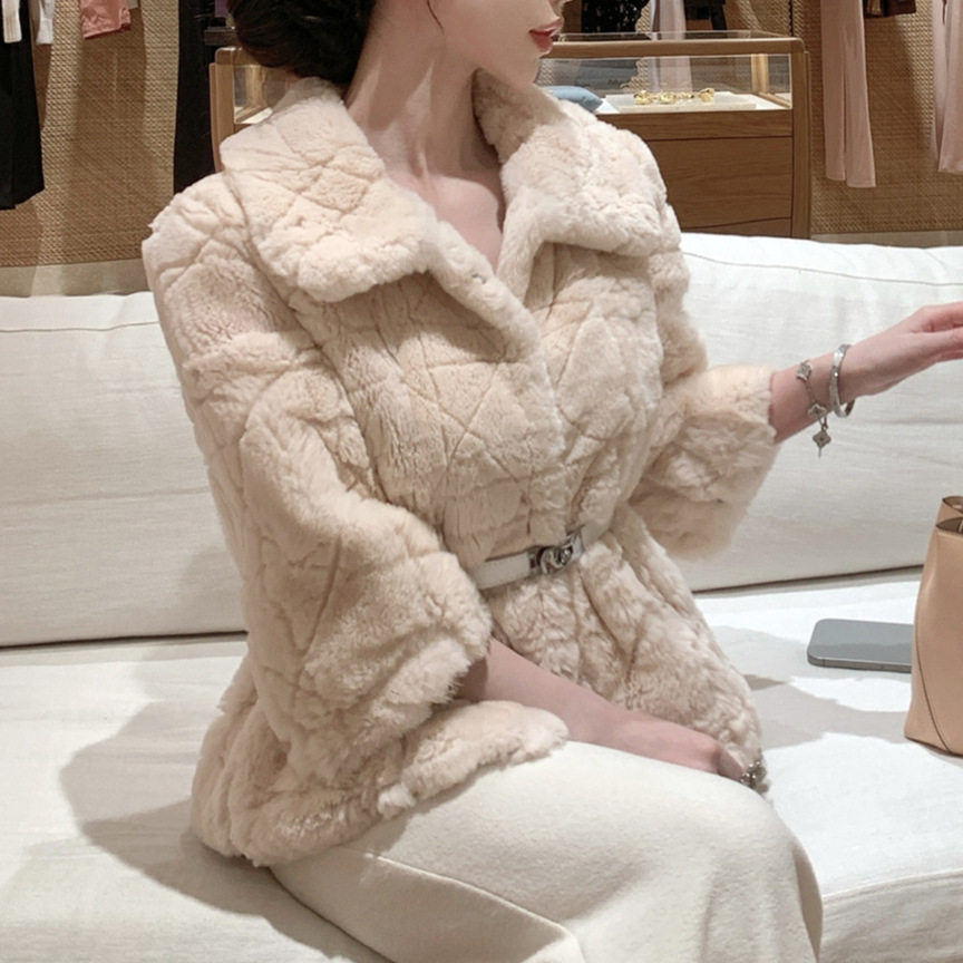 2025冬季新款轻奢女装日系气质千金感兔毛翻领七分袖皮草毛毛外套