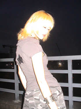 LIFE'NAIVE朋克摇滚小众堆堆领两穿一字肩贴布星星辣妹亚文化上衣