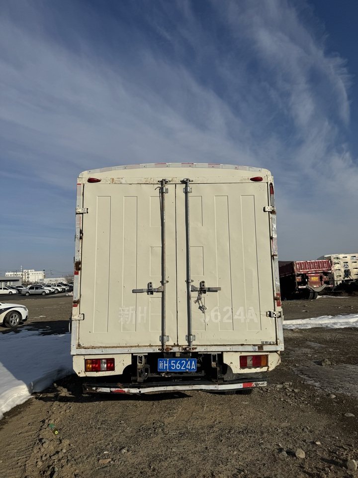 1月16日阿勒泰江铃牌新H5624A轻型仓栅式货车网络拍卖公告