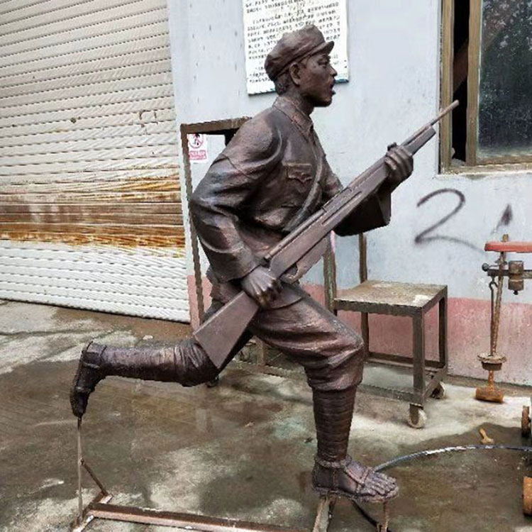 定做红军雕像拿枪扔手榴弹摆件铸铜设计定制八路军雕塑冲锋抗日