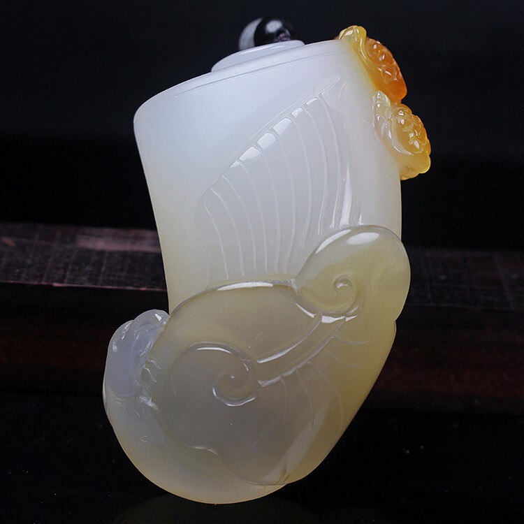 天然原矿俏色玛瑙凤樽把件如意金蟾大把玩件吊坠 腰坠收藏玉石
