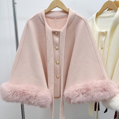 仿狐狸毛皮草无袖珍珠绒大衣女短款小个子富家千金风斗篷呢子外套