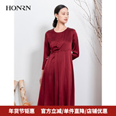 收腰显瘦中长款 HONRN 红人秋冬红色圆领长袖 连衣裙女HI55OL195
