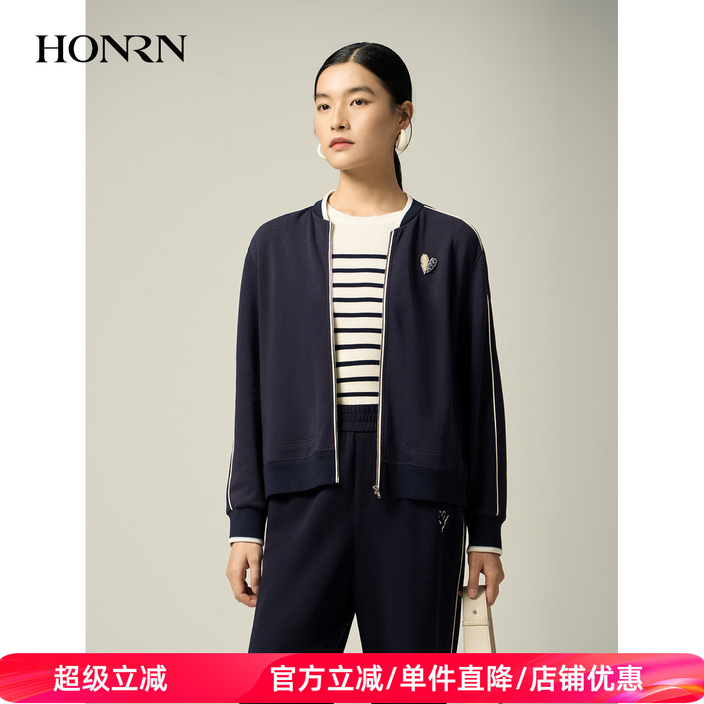 HONRN/红人精致钉珠刺绣棉混纺运动休闲短款外套女春秋HJ11OS578