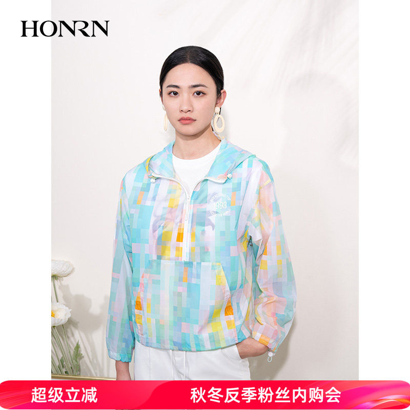 HONRN/红人宽松连帽长袖短款印花休闲外套上衣女薄款夏HI22SY517