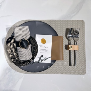 现代轻奢样板间餐具组合套装软装餐桌摆台样板房餐盘皮编织纹餐垫