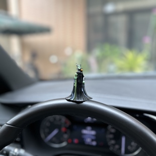 睡美人玛琳菲森汽车中控台摆件卡通公仔模型车载摆设个性车内装饰