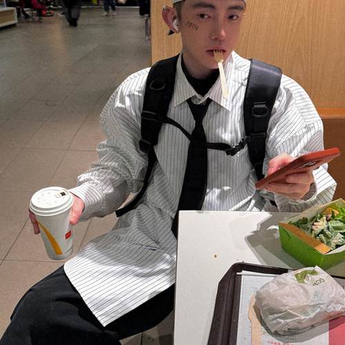 Aurocean学院少年白色细条纹衬衫