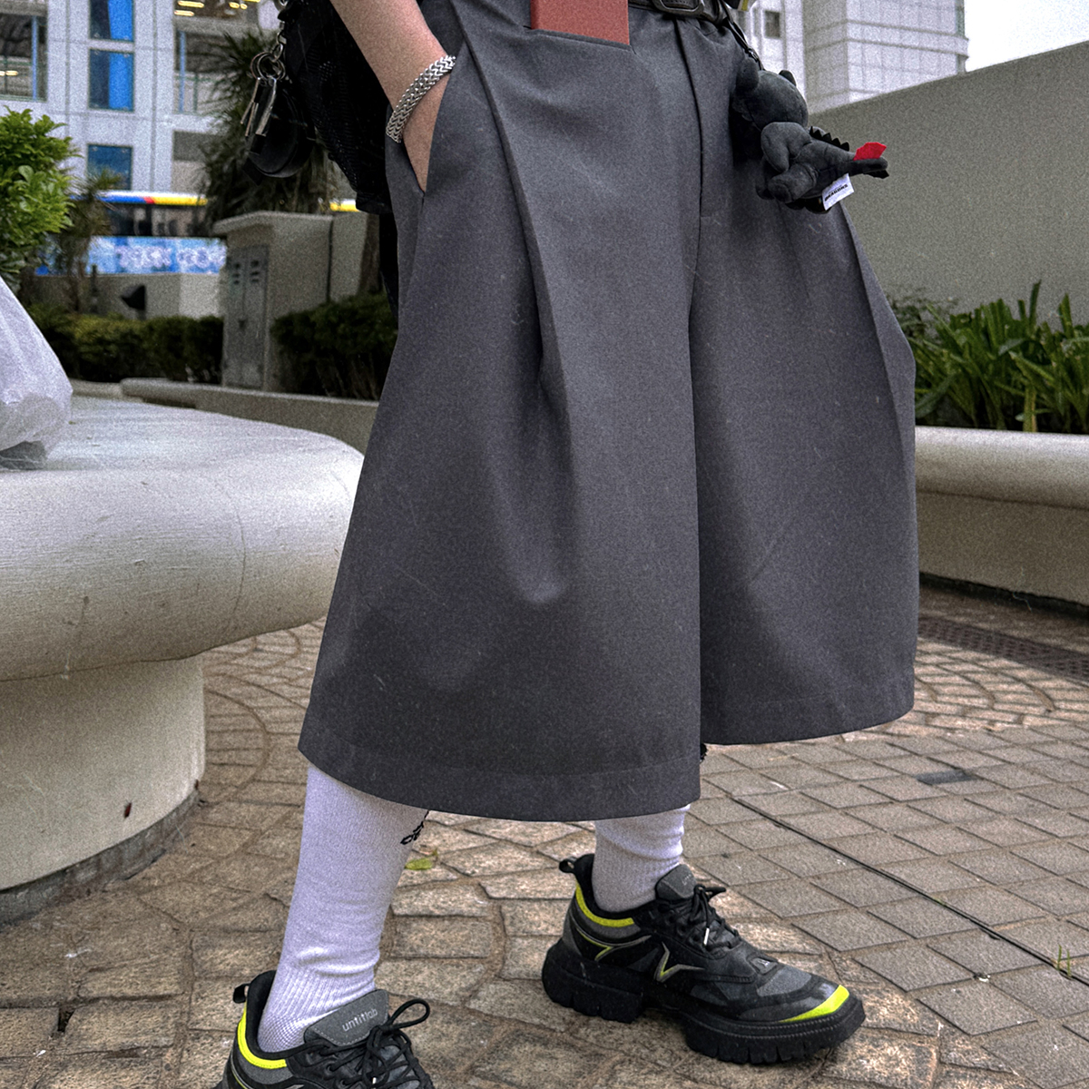 Aurocean 学院少年深灰色西装短裤 大收褶廓形弯刀宽松大版休闲裤