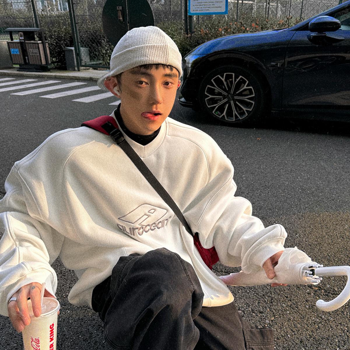 Aurocean 奶痞少年复古运动加绒卫衣 500克重磅白色冬季内搭
