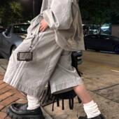 立体收褶浅灰色中裤 Aurocean 宽松大版 运动风短裤 水洗旧感工装