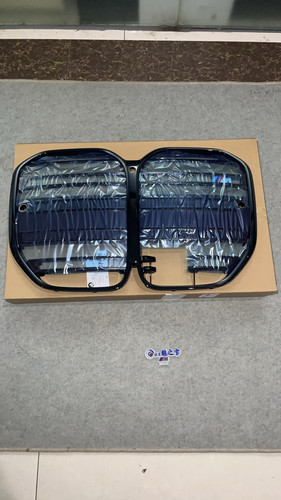 宝马新款4系G22M440i黑色中网