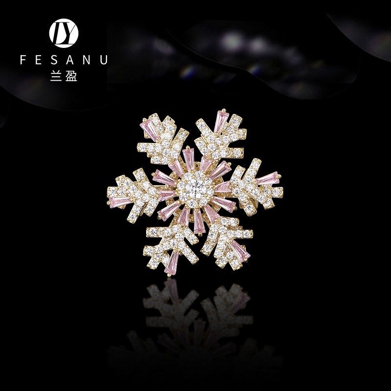 兰盈雪花水晶胸针轻奢小众胸花