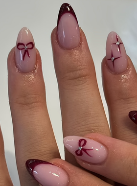 欧美奢华甜酷高级感星星爆闪水钻红色边杏仁型短款穿戴甲