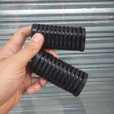 摩托车脚踏胶CG125跨骑车前脚踏珠江ZJ125横总铁胶幸福125 一对装