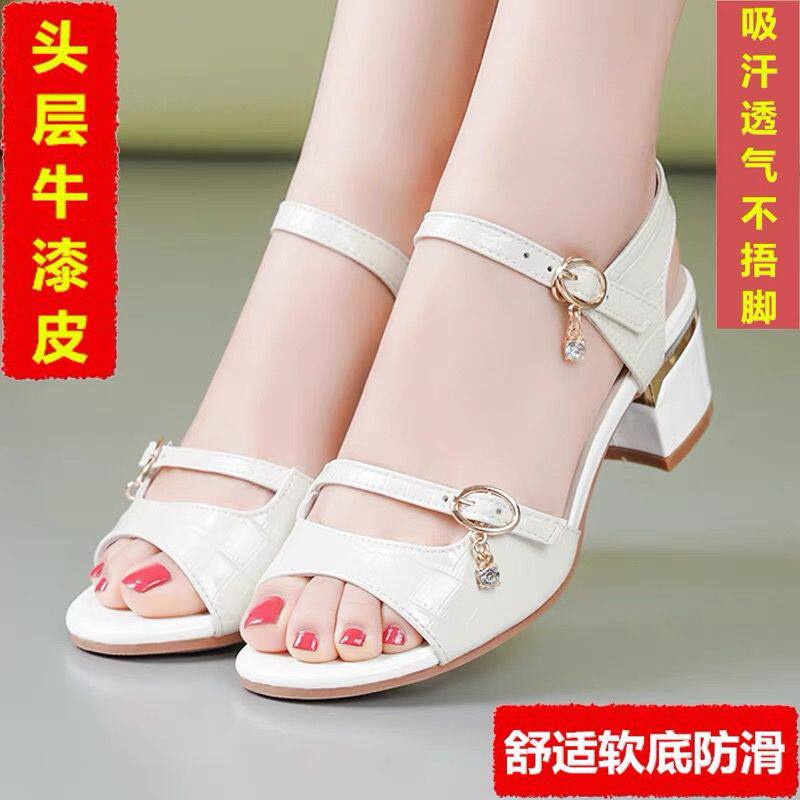 日本夏季新款女鞋软皮凉鞋女中粗跟露趾妈妈鞋软底时尚百搭大码女