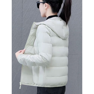 撤柜女士轻薄羽绒服女新款冬季白鸭绒小个子短款洋气妈妈冬装外套
