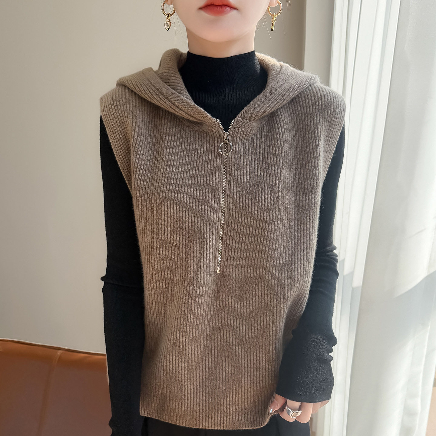 撤柜简约风半拉链毛针织马甲女秋冬连帽坎肩毛衣背心加厚保暖无袖