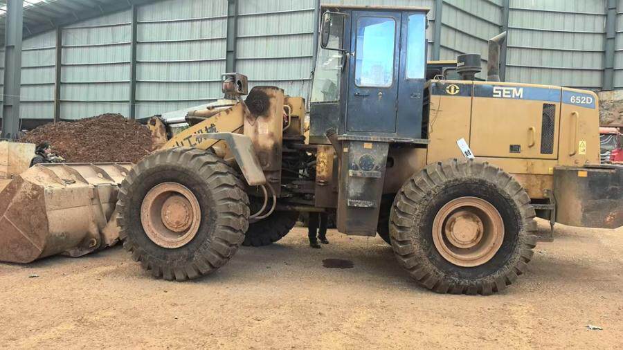 4月20日铜陵轮式装载机一台型号SEM6520网络拍卖公告