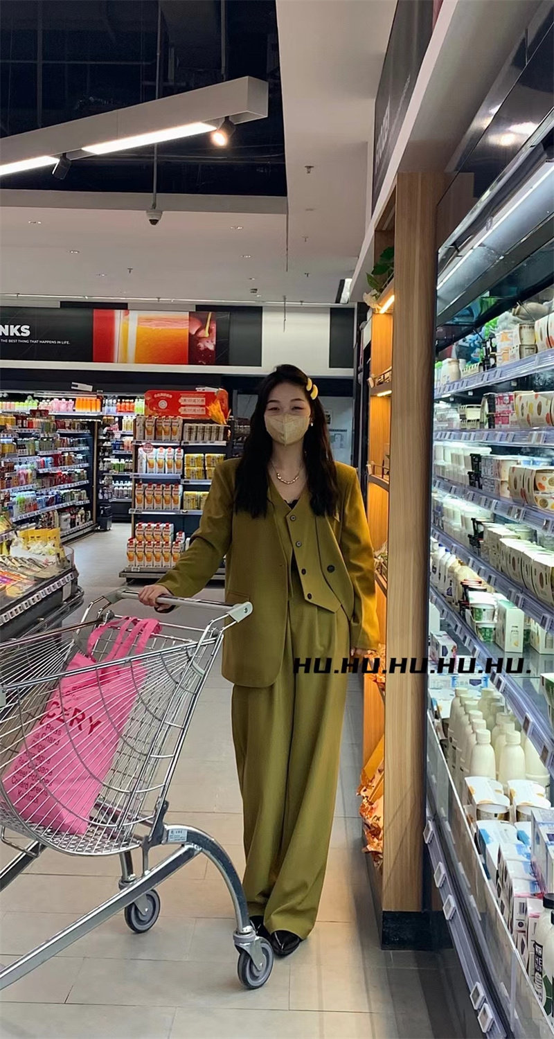 HU韩版早春新款时尚百搭设计感假两件长袖西装外套女
