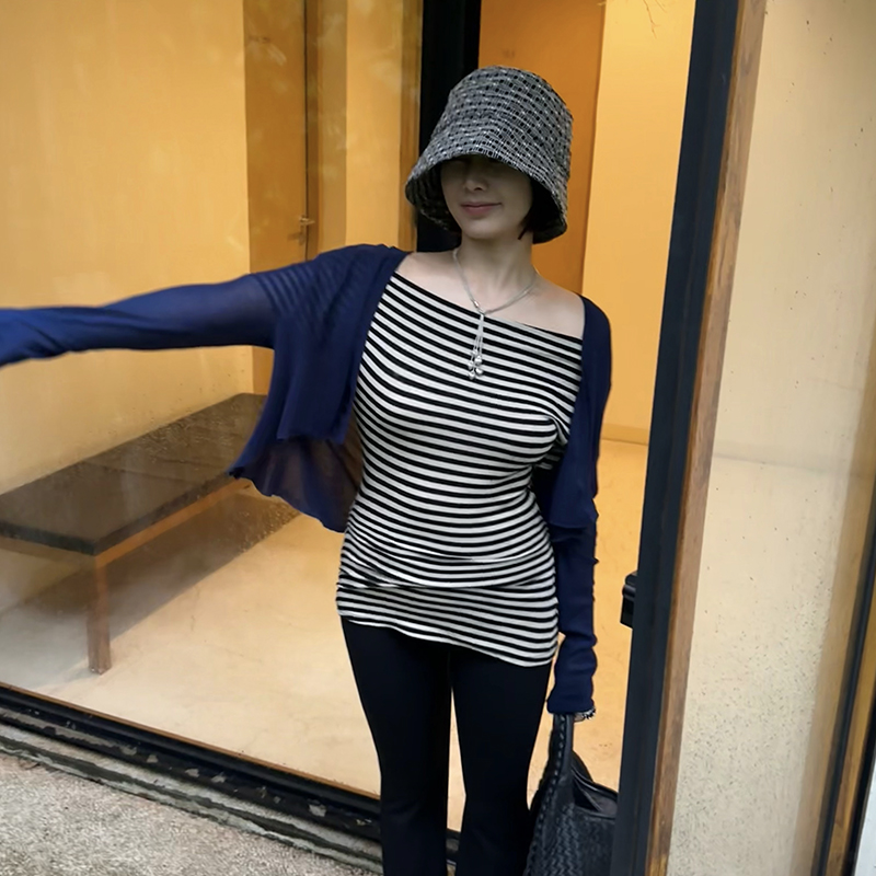 SECRET DINDI 黑白条 平肩气质款一字肩上衣女夏复古修身显瘦t恤