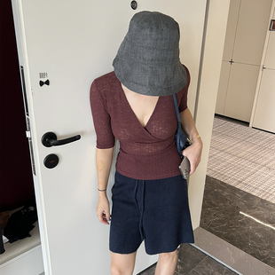 v领套头衫 SECRET 针织交错感酒红上衣女秋五分袖 淡妆浓抹 DINDI