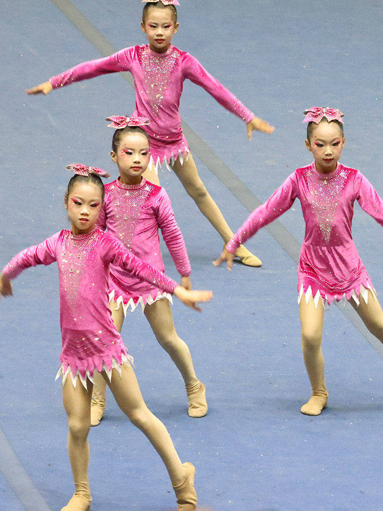 拉拉操服装啦啦队服竞技健美操服装体操服演出服学生新品25男定做