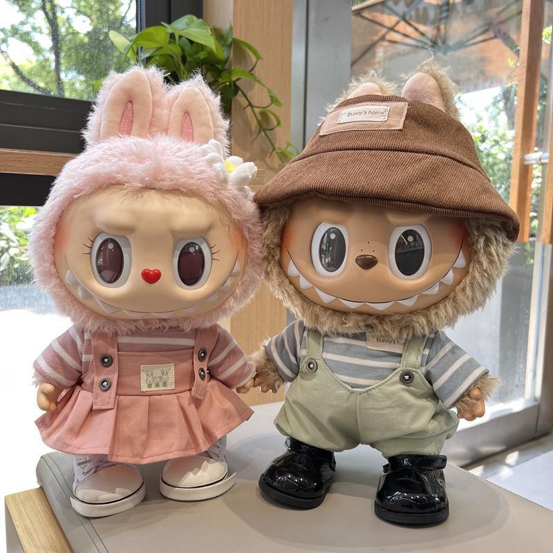 POPMART泡泡玛特labubu春天野夏日拉布布大号搪胶毛绒公仔休闲装