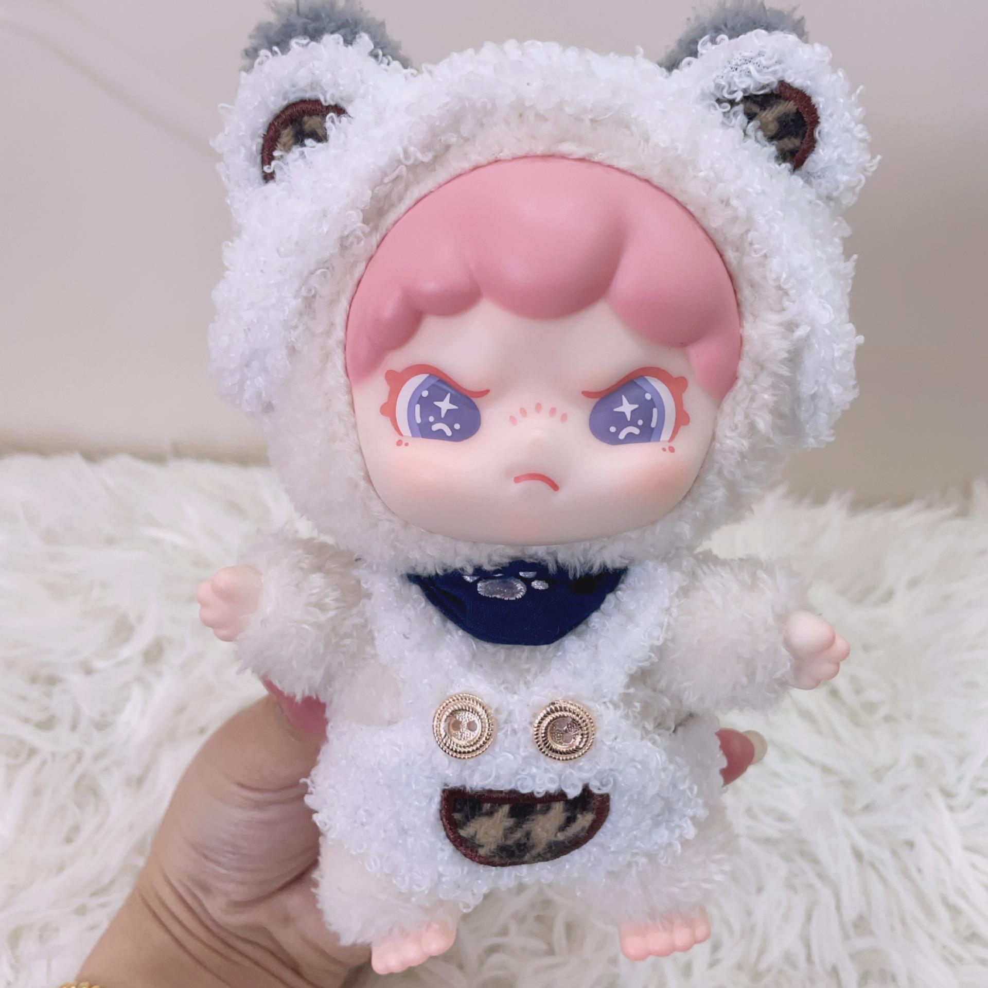 仅衣服】DORA茸茸动物所盲盒搪胶公仔衣服大表姐着替小熊背带套装