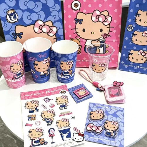 HelloKitty瑞幸联名周边凯蒂猫贴纸随身镜发夹金属徽章正品代购