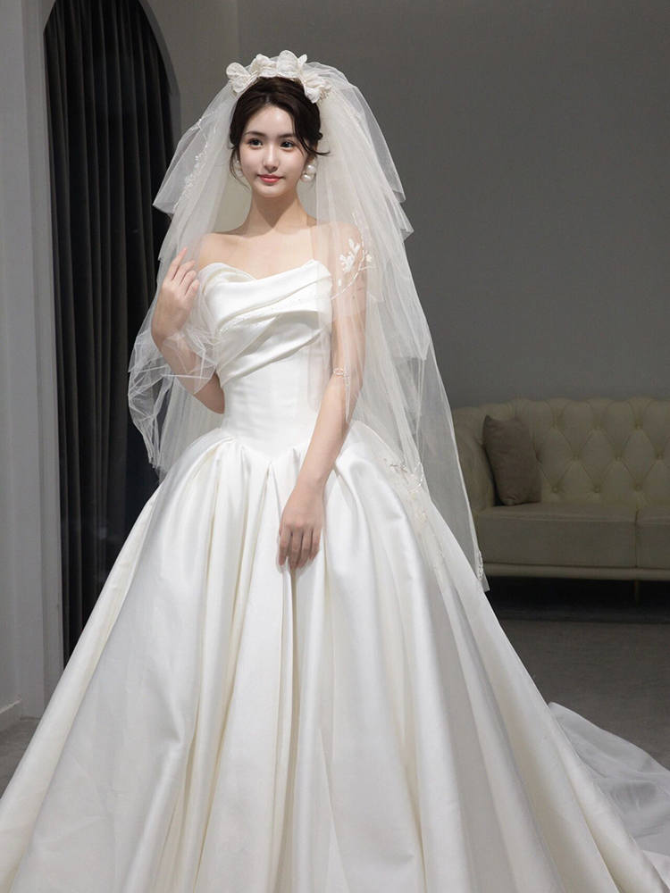 Tube top for bride for princess, open shoulders, suitable for teen, lace dress Tube top for bride for princess, open shoulders, suitable for teen, lace dress