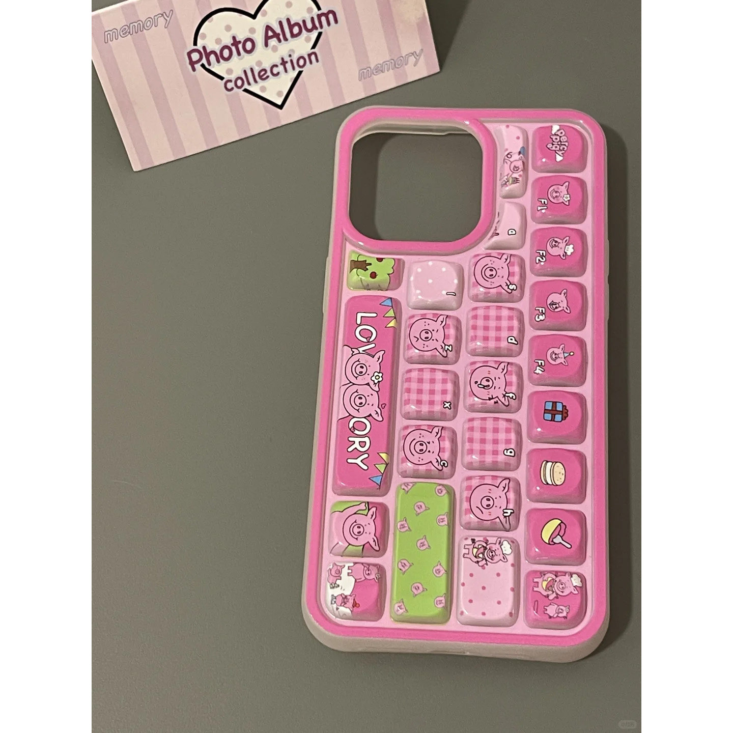 卡通玛莎猪立体键盘适用iPhone16ProMax苹果13手机壳新款15pro防摔12趣味创意11硅胶保护套14pro网红全包软壳